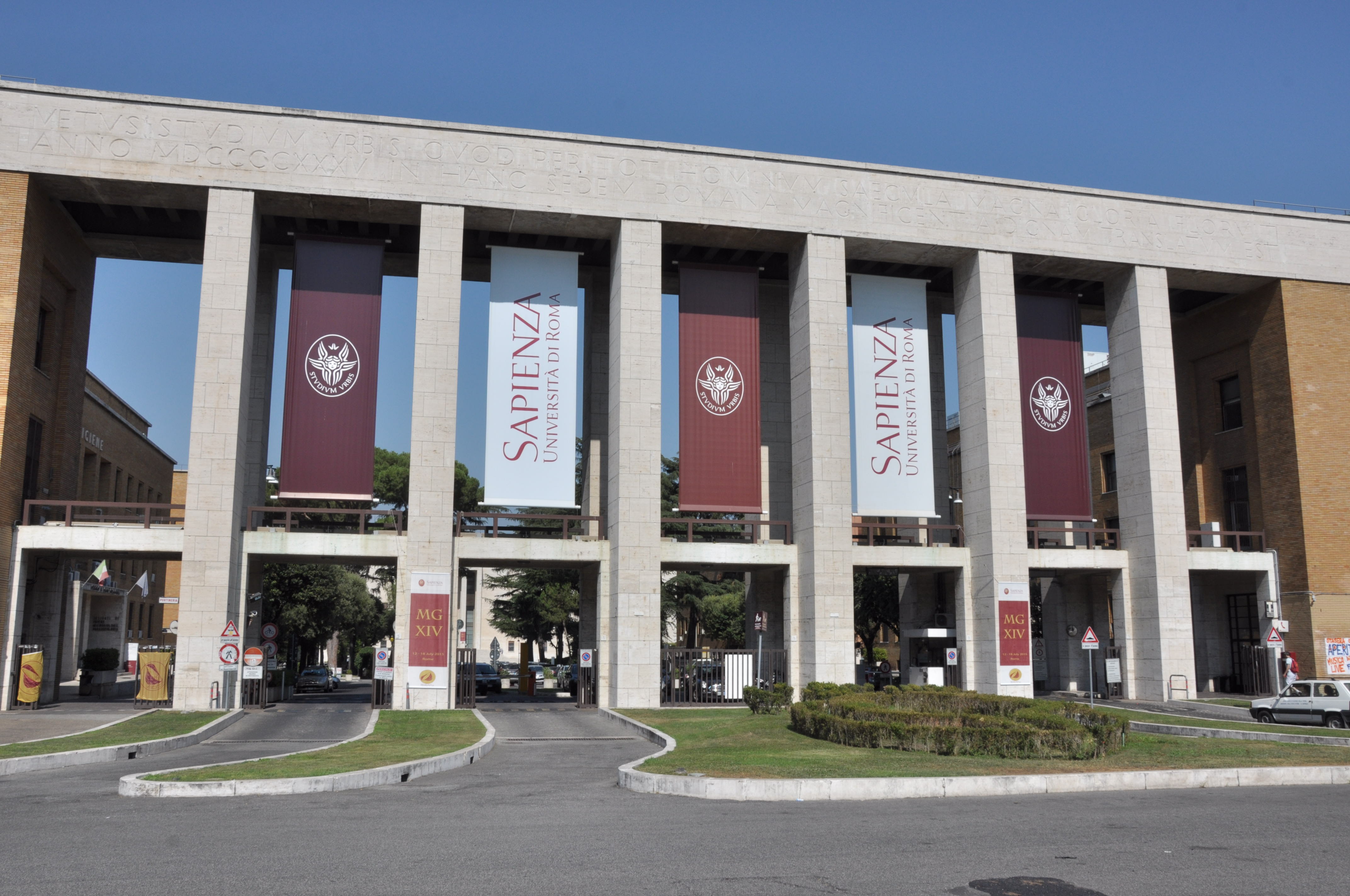 Sapienza - entrance