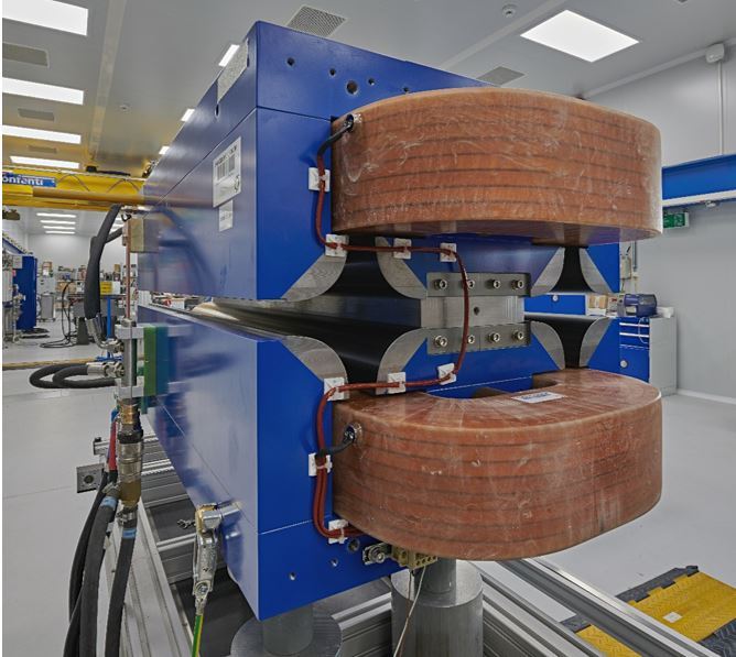 FCC quadrupole magnet