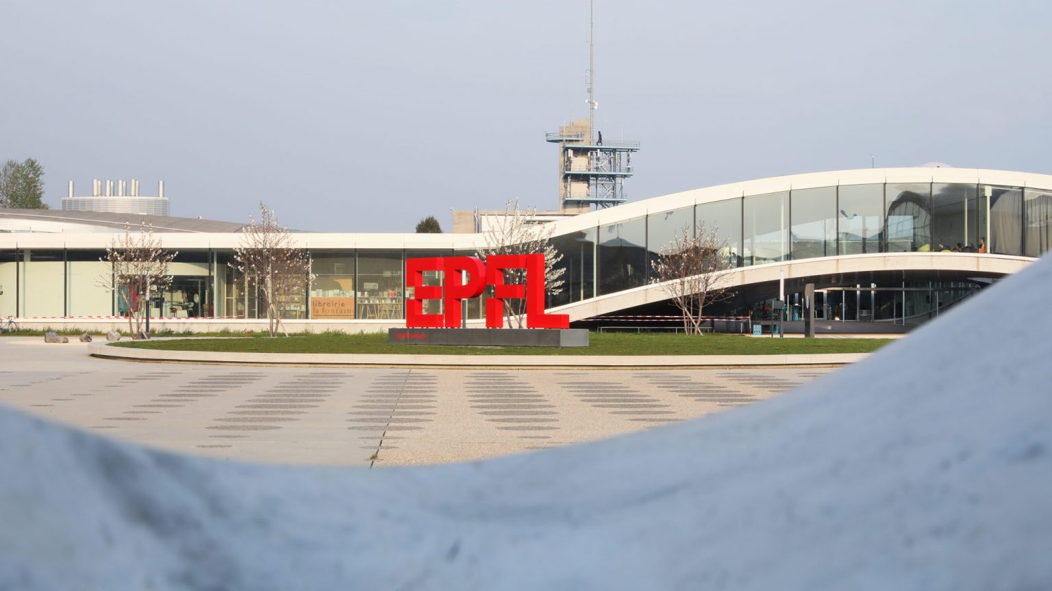 EPFL logo